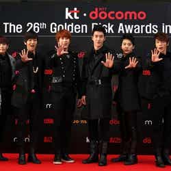 SUPER JUNIOR(左から:シンドン、リョウク、イェソン、キュヒョン、シウォン、ソンミン、ドンヘ、ウニョク)