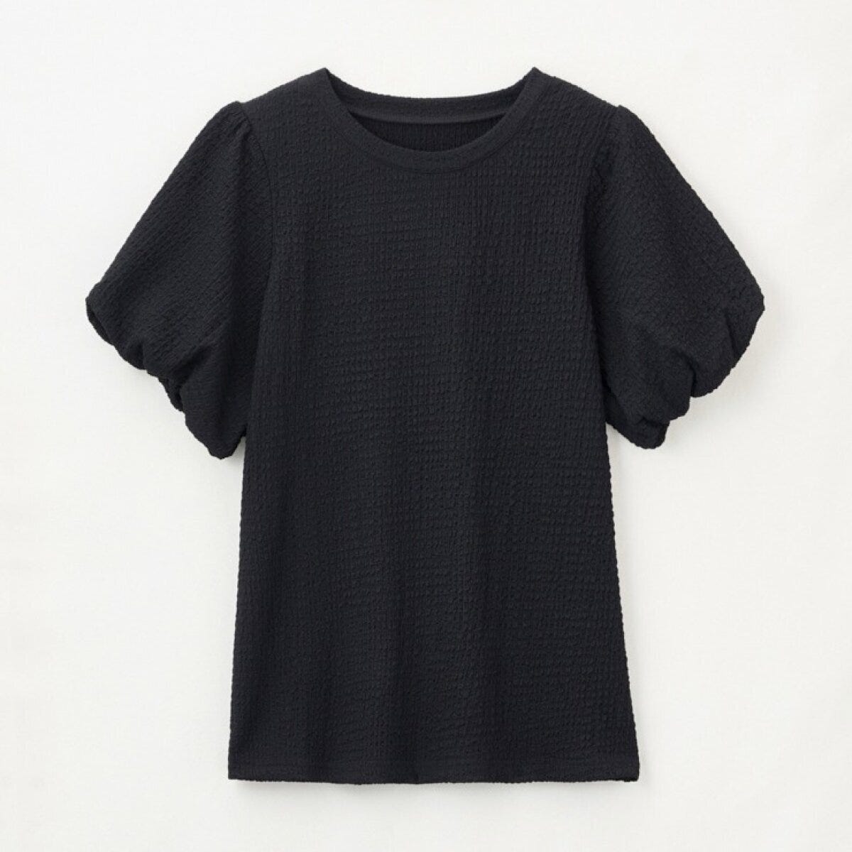 しまむらのバルーンスリーブプルオーバー（田中里奈）