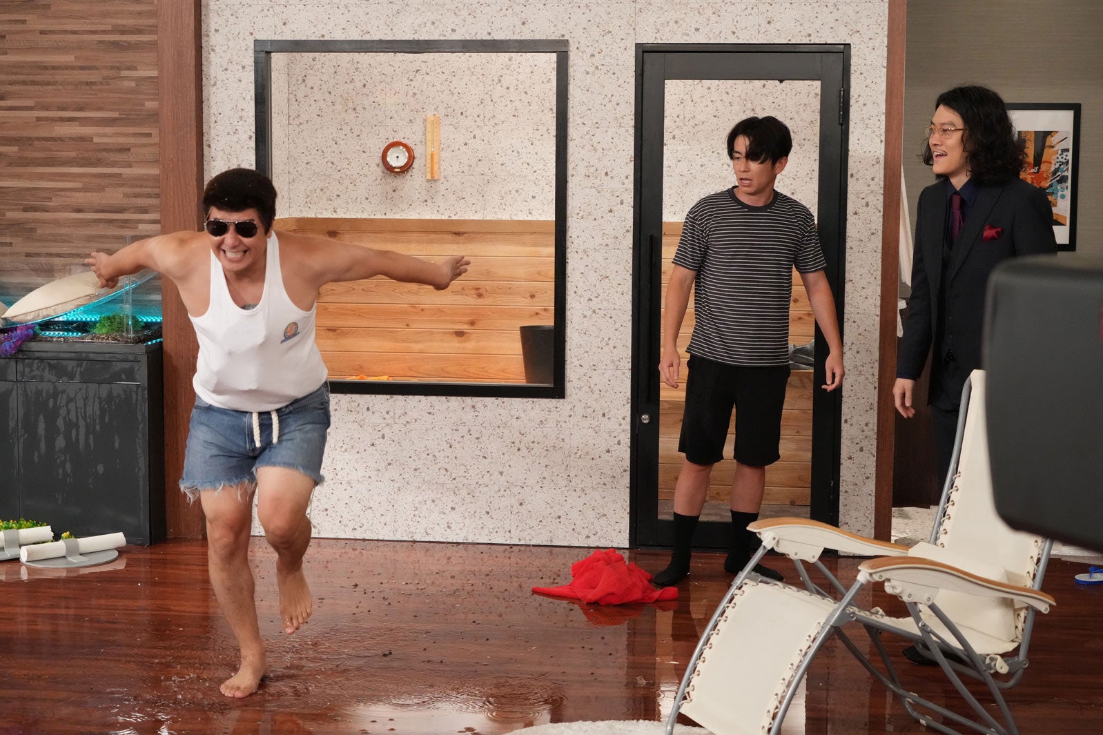 （左から）長田庄平、藤森慎吾、粗品（C）フジテレビ