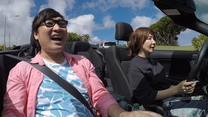 「テラスハウス 特別編 ”YOUと山里は何しにハワイへ”」(C)フジテレビ/イースト・エンタテインメント