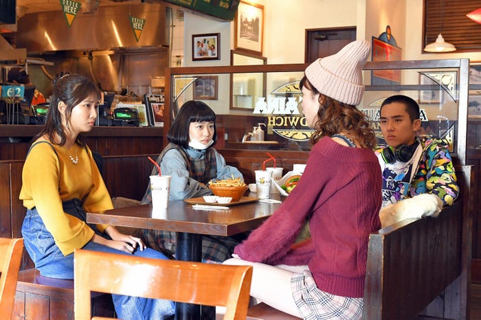 小野莉奈、西本まりん、中田青渚、若林時英/「中学聖日記」第9話より(C)TBS