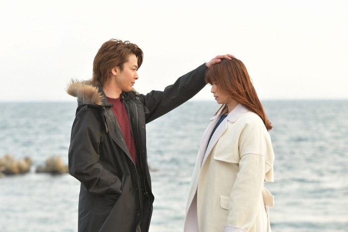 中村倫也、深田恭子/「初めて恋をした日に読む話」第8話より(C)TBS