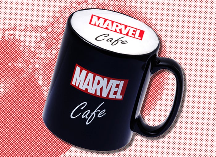 『MARVEL』カフェラテ 単品:899円/マグカップ付き+1,500円(C)2020 MARVEL