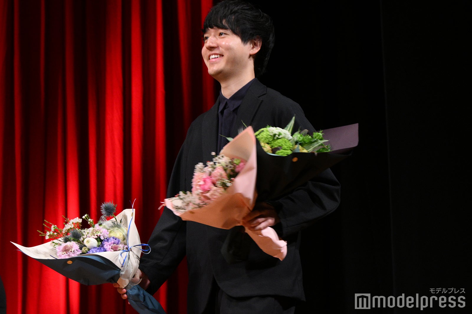 お祝いに駆けつけた奥山大史監督（C）モデルプレス