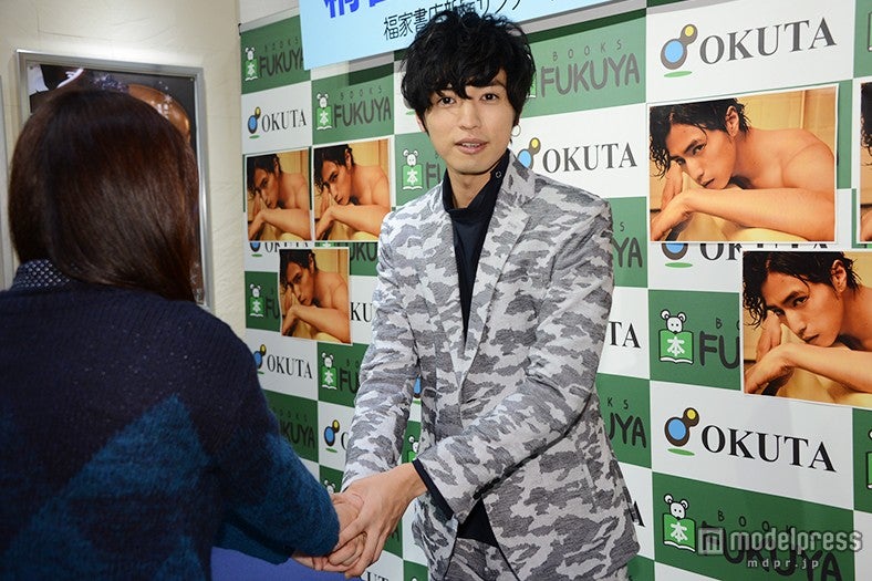 ファンと握手／桐山漣