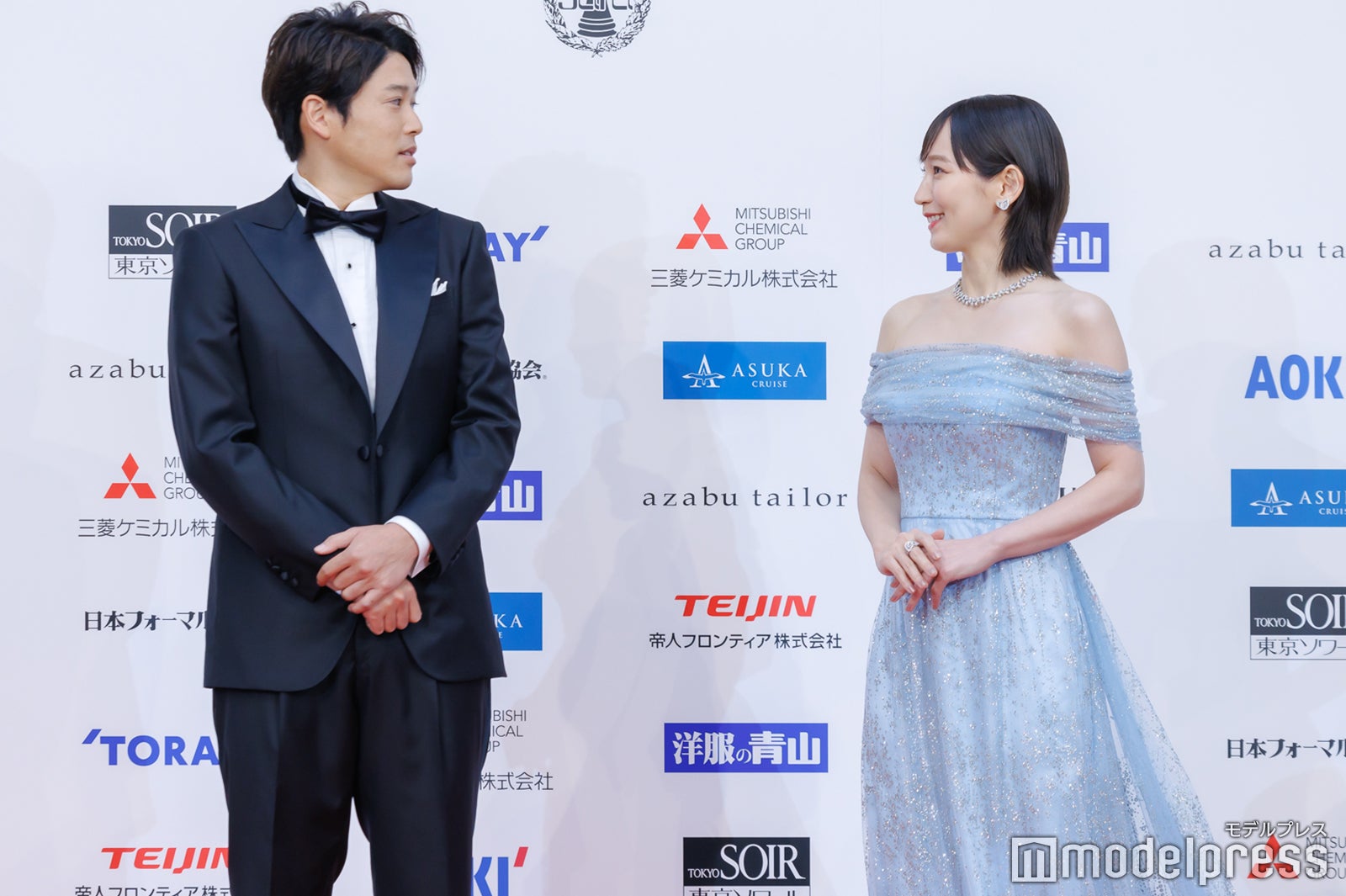 吉岡里帆、内田篤人（C）モデルプレス