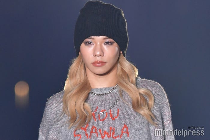 整形前のとうあ(C)モデルプレス