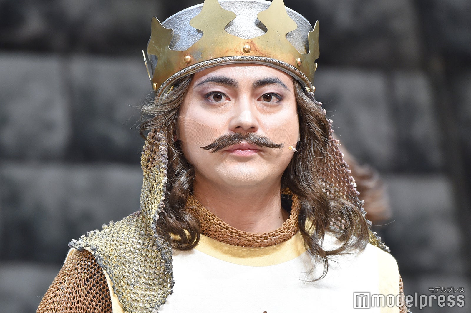 山田孝之 俺は泣いた 主演ミュージカルで共演者に感激 モンティ パイソンのspamalot モデルプレス