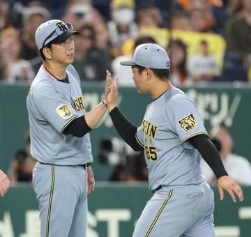 阪神 藤川監督「勝負をかけた」初回1死三塁での前進守備での決断明かす 先制V打のドラ1立石には「びっくりするような打ち方」