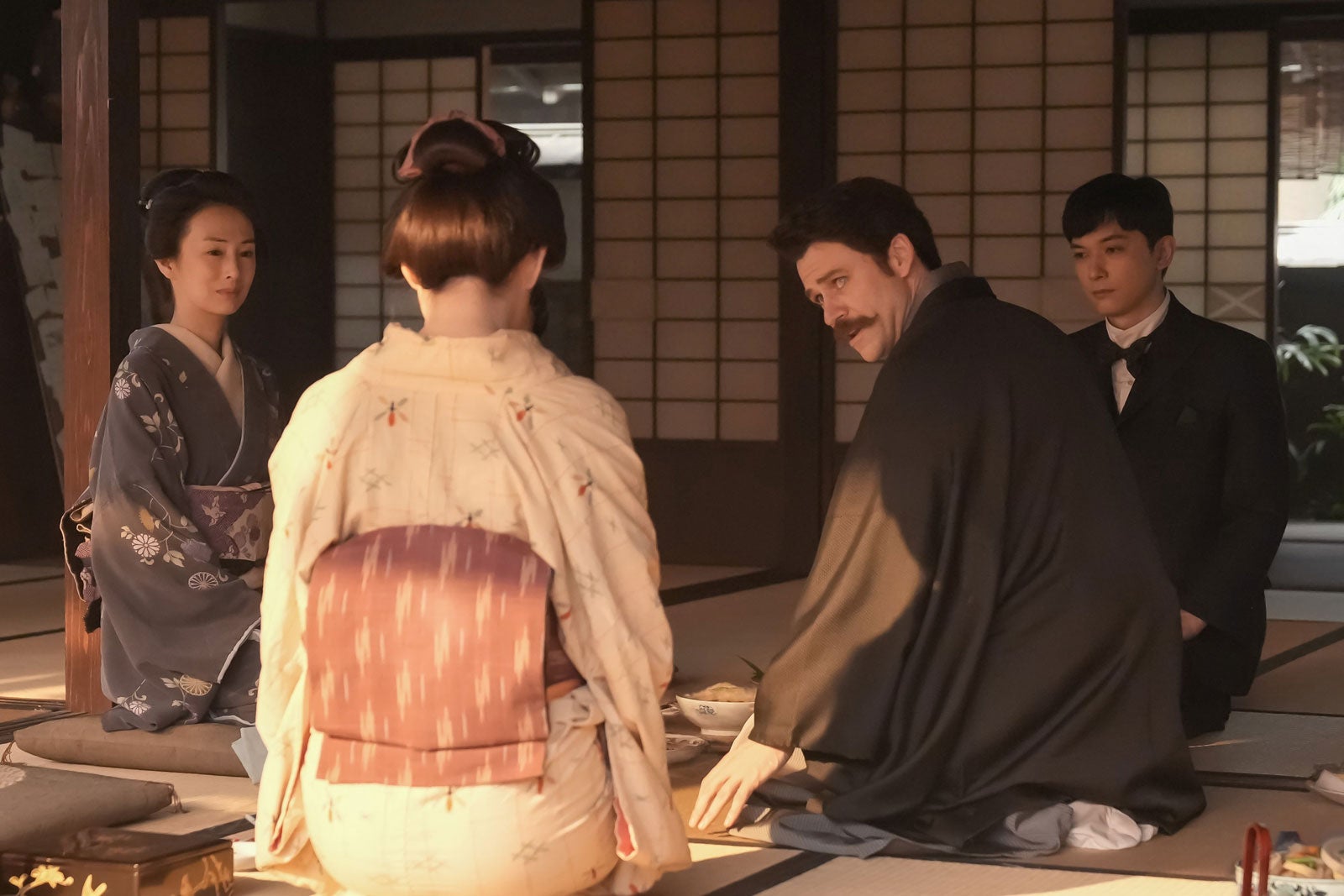 北川景子、高石あかり、トミー・バストウ、吉沢亮「ばけばけ」第70話（C）NHK