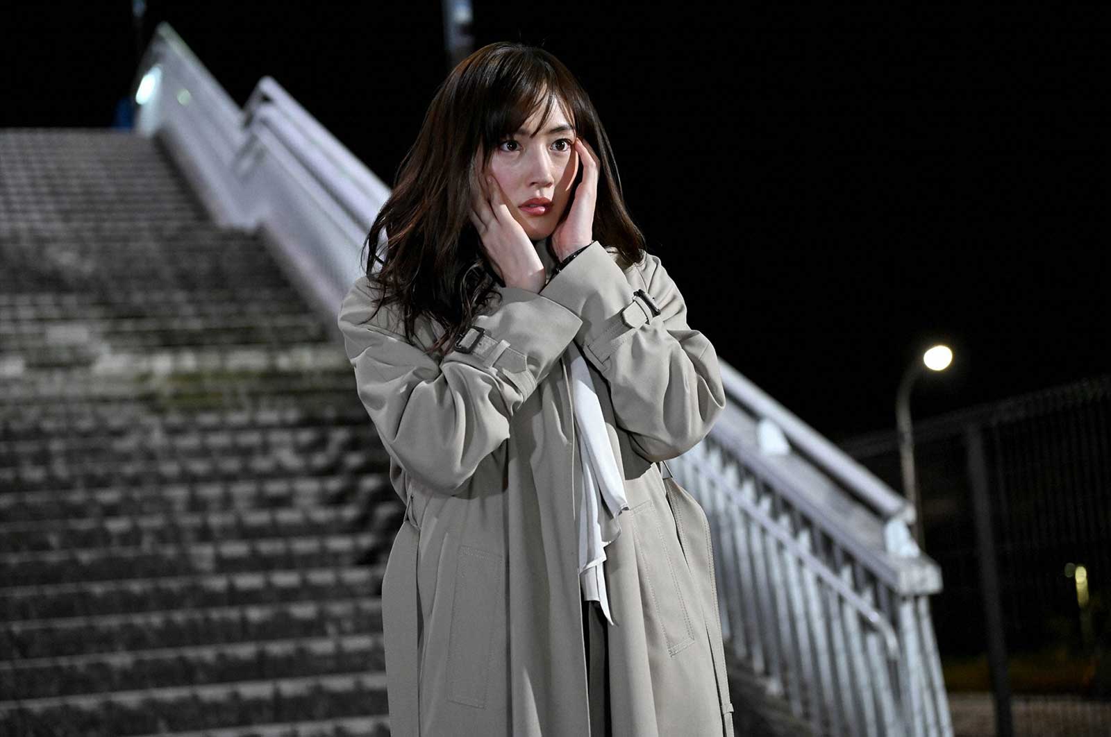 綾瀬はるか「天国と地獄 ～サイコな2人～」第8話より（C）TBS