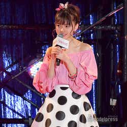 モデルプレス - 乃木坂46齋藤飛鳥、普段は“ノーメイクで外出” 肩出しガーリーコーデで魅了<sweet collection 2018>