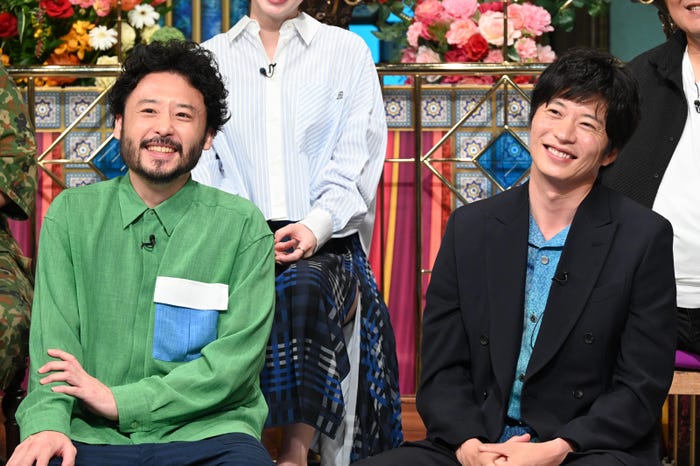 (左から)田臥勇太、田中圭(C)日本テレビ