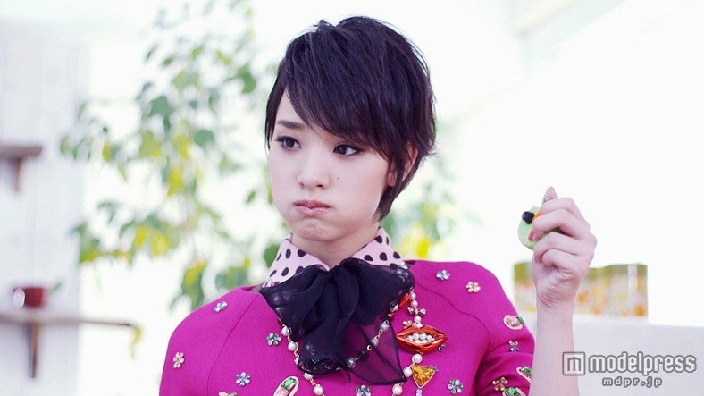 剛力彩芽2ndシングル「あなたの100の嫌いなところ」ミュージックビデオより