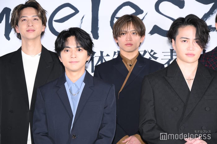 (後列左から)寺西拓人、猪俣周杜(前列左から)佐藤勝利、菊池風磨(C)モデルプレス