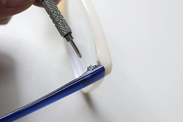 メガネ専用ドライバー　使用例