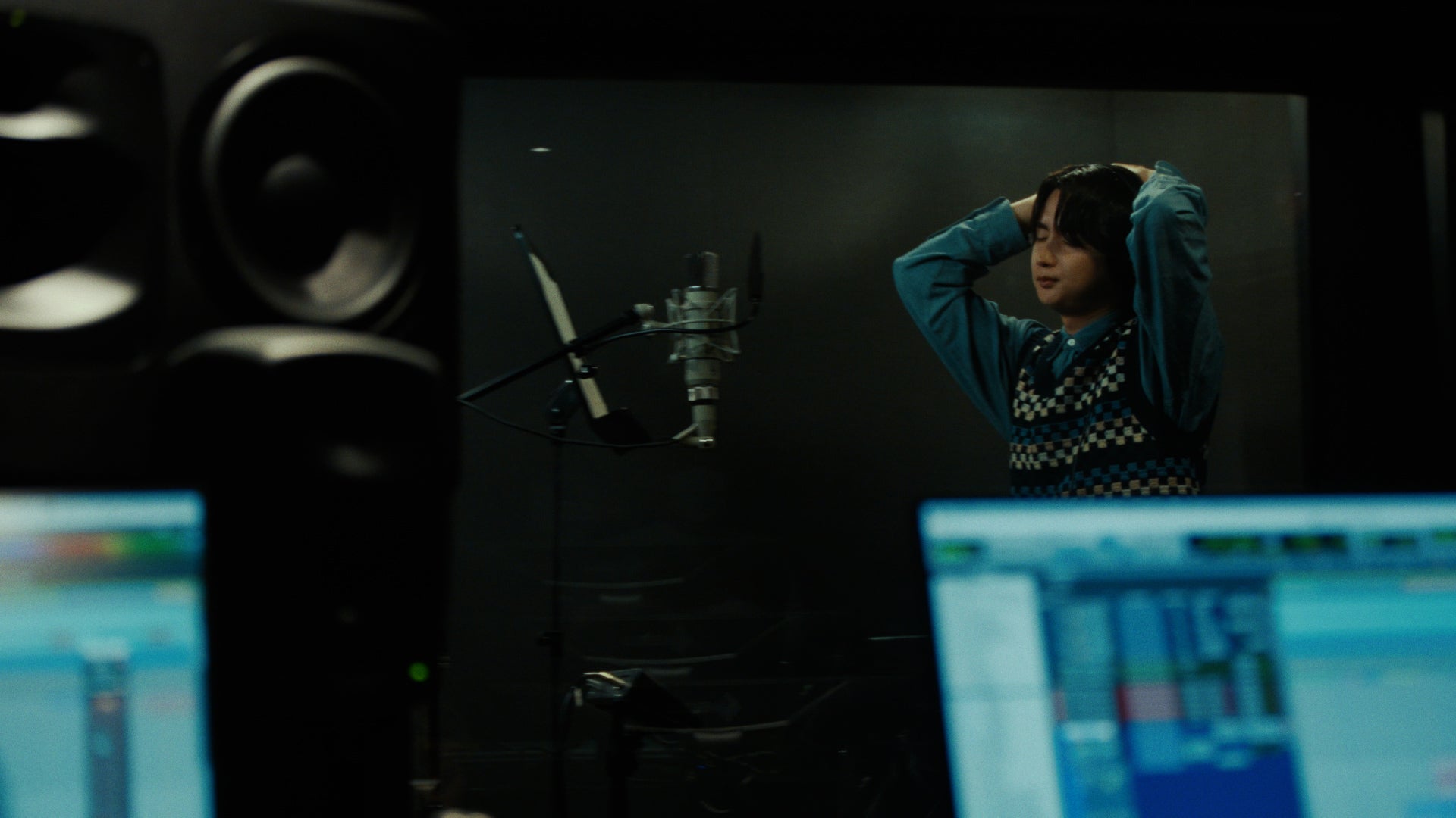 新WEBムービー「サン生と楽曲作ったよ」篇より（提供写真）