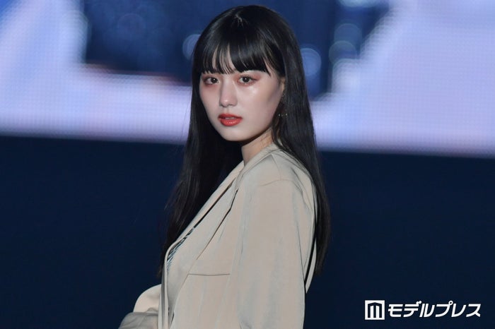 鶴嶋乃愛 近影写真に注目集まる 髪バッサリ 可愛い モデルプレス