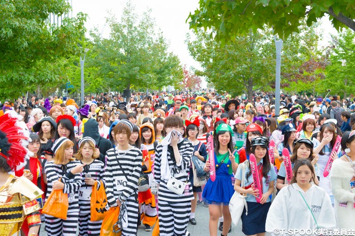 パレードの様子 (C)T-SPOOK実行委員会