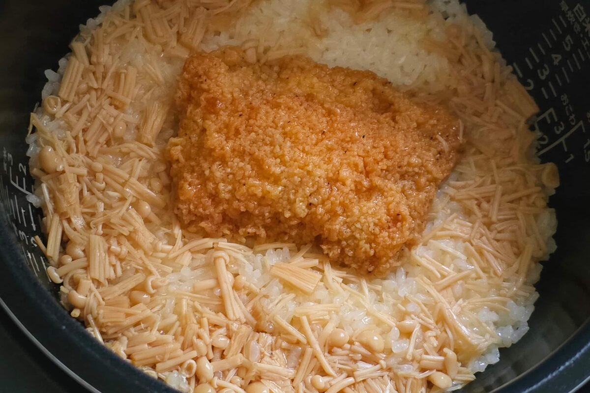 ファミチキとなめたけの炊き込みご飯