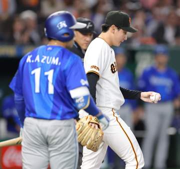 負け投手の巨人竹丸に 杉内投手チーフコーチ「今日みたいに四球が多くなると安打は少ないけど点を取られる」