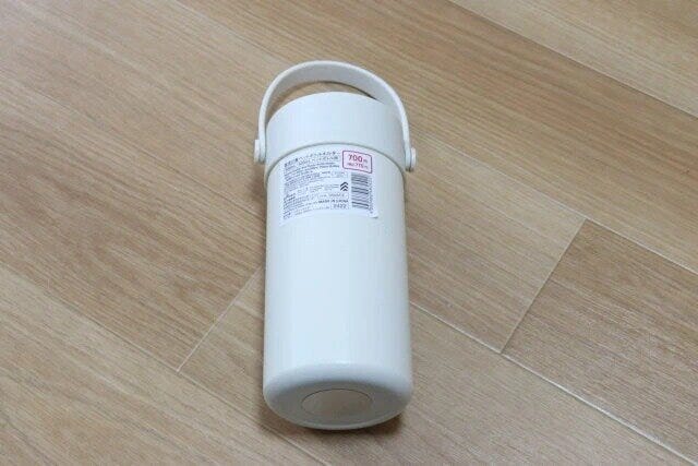 ダイソー 真空2重ペットボトルホルダー ダイソーの真空2重ペットボトルホルダーのパッケージ