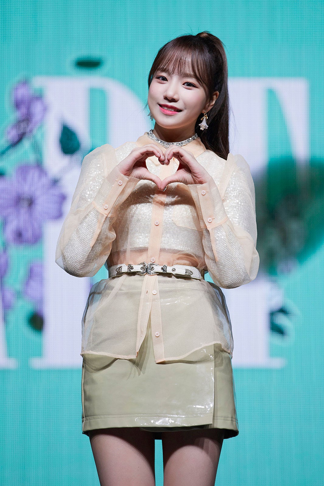 IZ*ONE（C）OFF THE RECORD