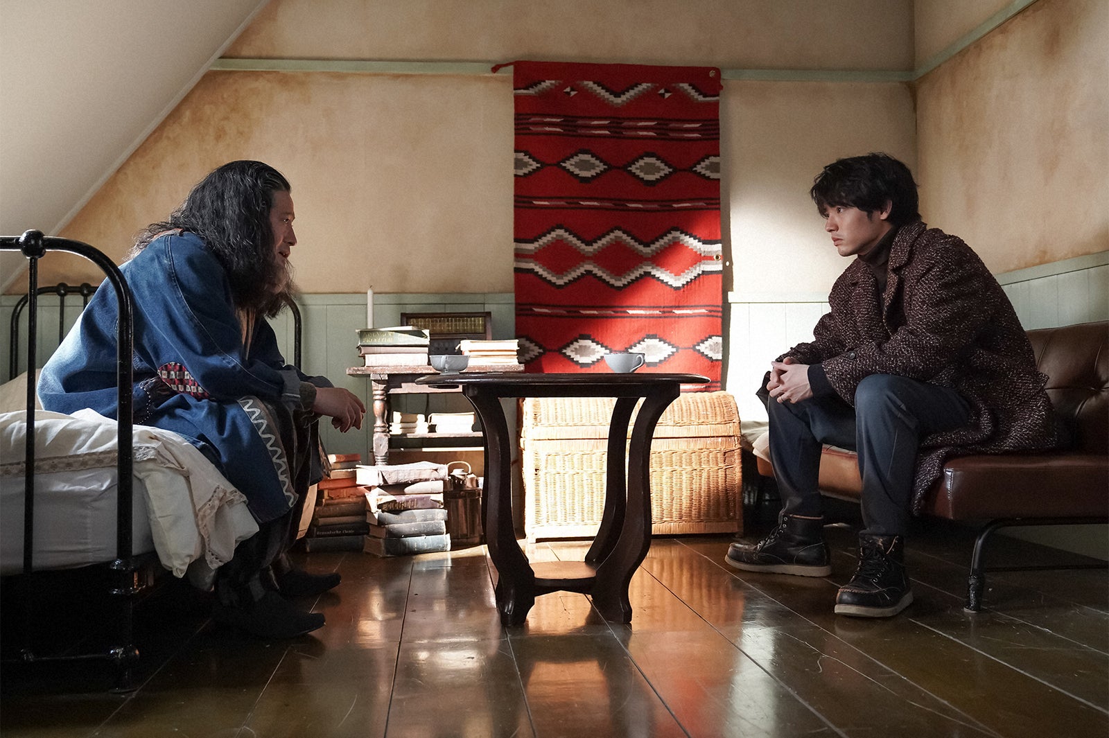 又吉直樹、赤楚衛二／「舞いあがれ！」第122話（C）NHK