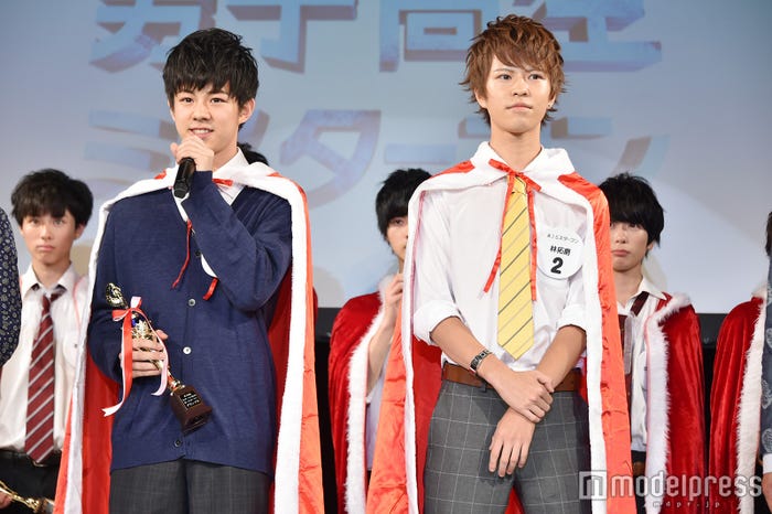 「高一ミスターコン2016」グランプリ・宇佐卓真くん(左)、準グランプリ林拓磨くん(右)(C)モデルプレス