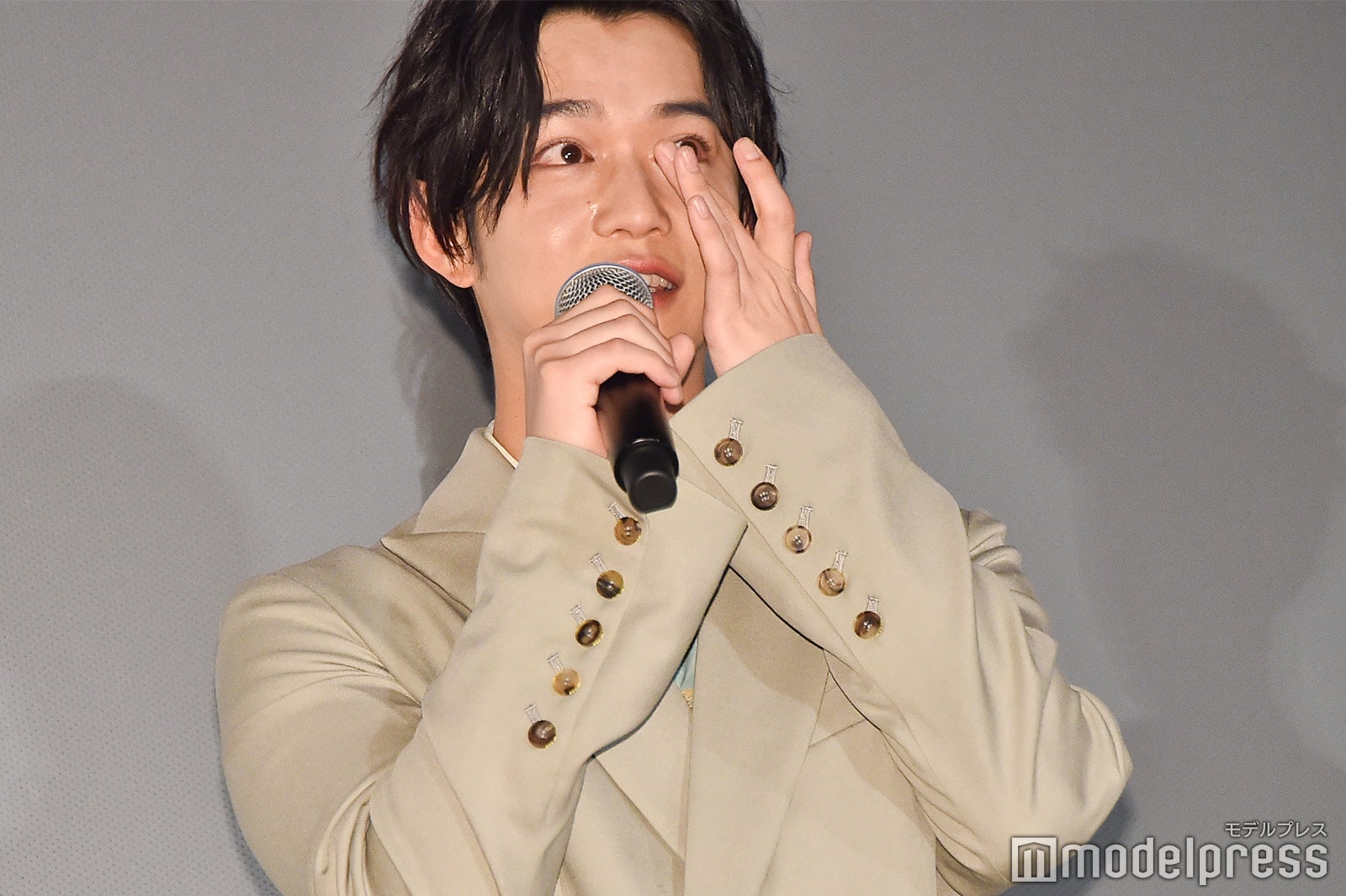 涙が止まらない千葉雄大 （C）モデルプレス