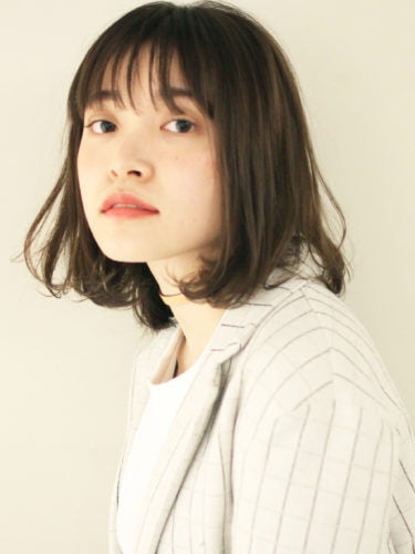 40代女性はミディアムレイヤーで大人の綺麗が叶う 旬のおすすめスタイル集 モデルプレス 40代女性はミディアムレイヤーで大人の綺麗が叶う 旬のおすすめスタイル集 モデルプレス