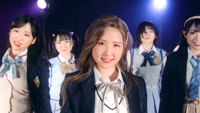 AKB48「どうしても君が好きだ」(C)AKB48