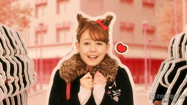 トリンドル玲奈／新CM「キティちゃんと遭遇」篇