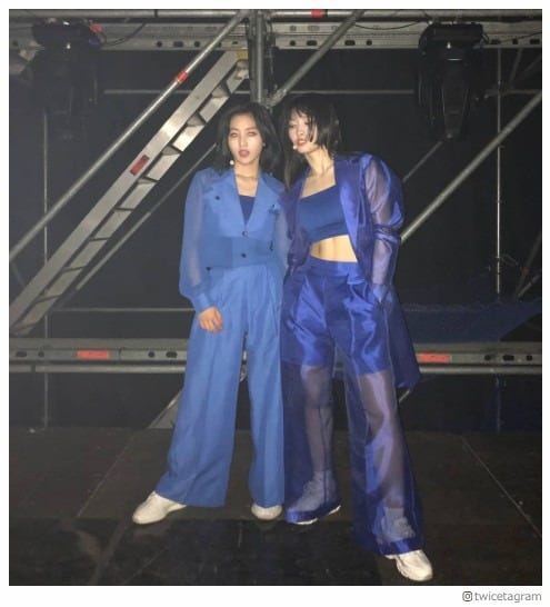 Twiceモモ ジヒョ クール Sexyなスーツ衣装で雰囲気一転 モデルプレス Twiceモモ ジヒョ クール Sexyなスーツ衣装で雰囲気一転 モデルプレス