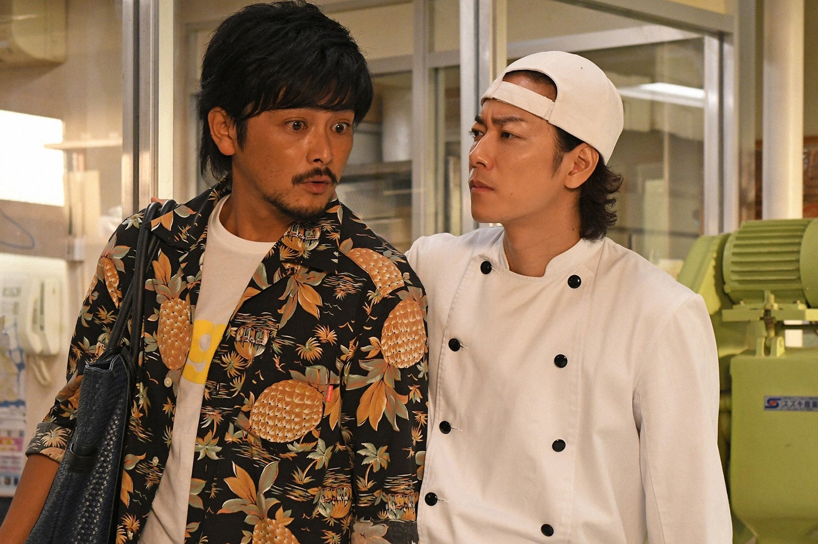 川村陽介、佐藤健／「義母と娘のブルース」第8話より（C）TBS