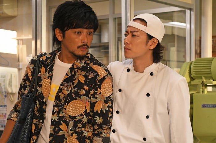 川村陽介、佐藤健/「義母と娘のブルース」第8話より(C)TBS