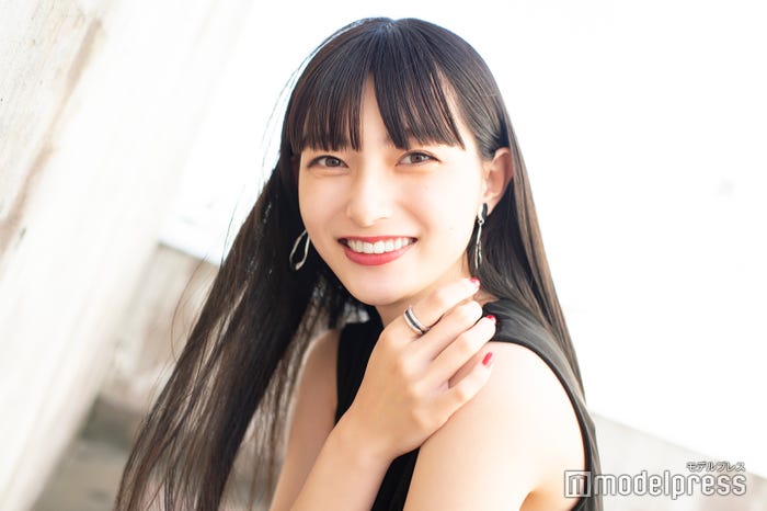 中澤瞳(C)モデルプレス