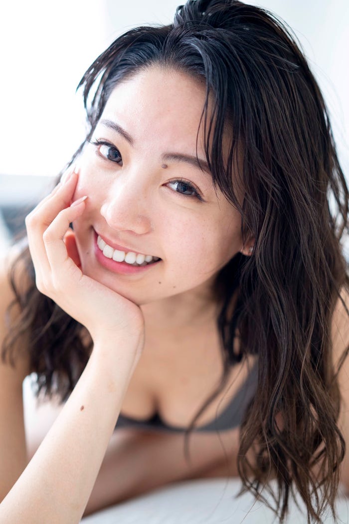 志田友美(C)矢西誠二/光文社、週刊FLASH