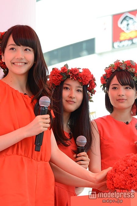 (左より)松井愛莉、土屋太鳳、広瀬すず