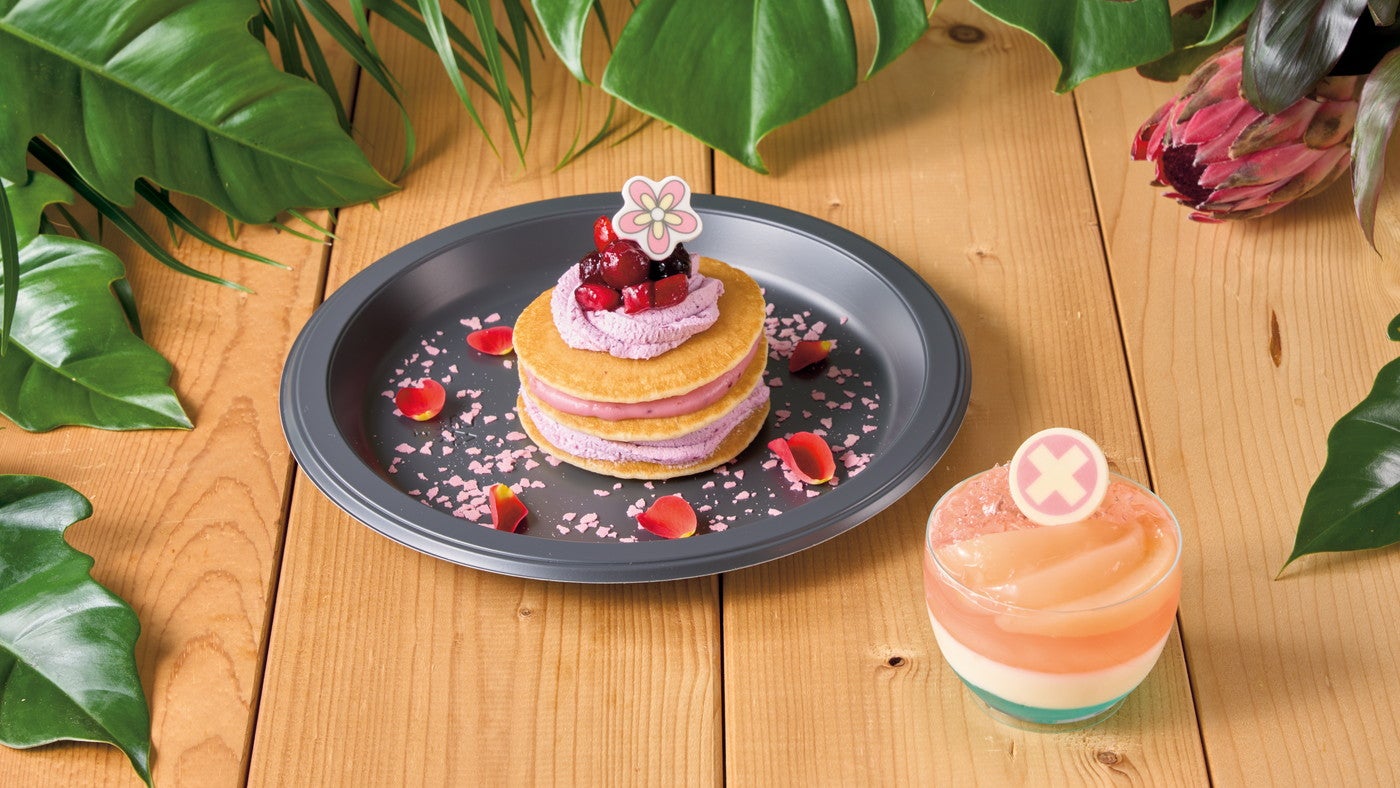 左から：ロビンのハナハナ ミックスベリー・ミニパンケーキ、チョッパーのピーチゼリー&amp;パンナコッタ／画像提供：ユニバーサル・スタジオ・ジャパン