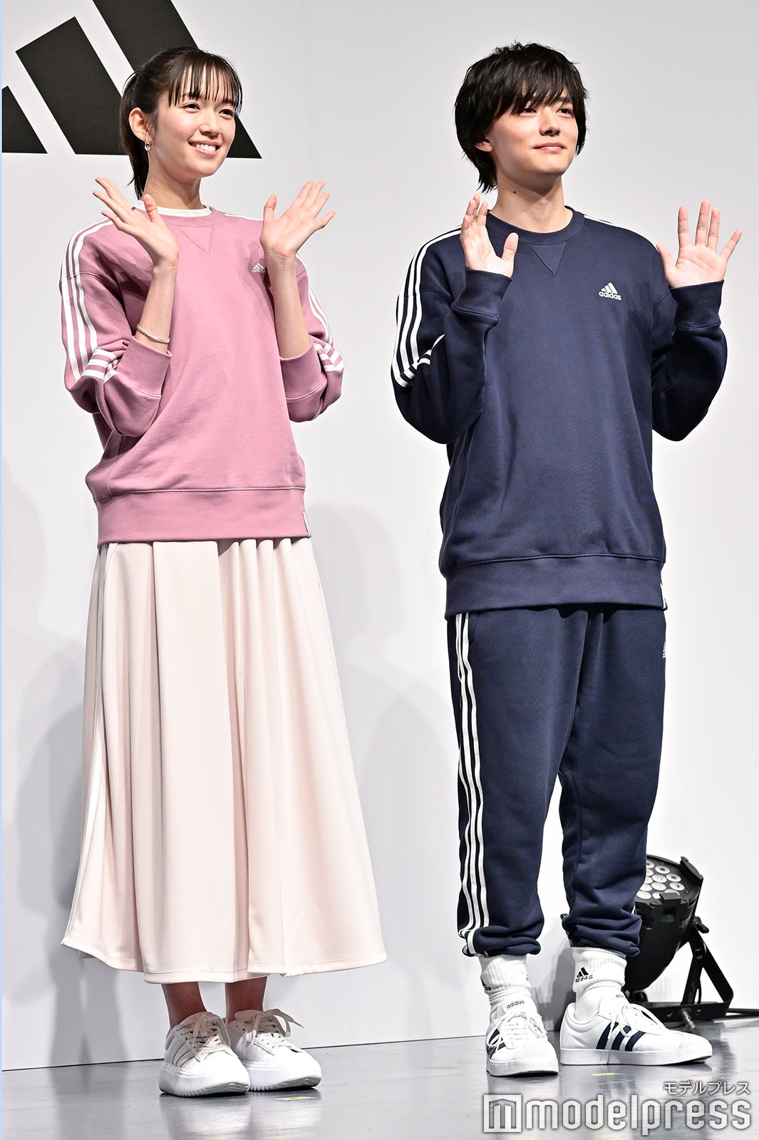 佐藤栞里、櫻井海音（C）モデルプレス