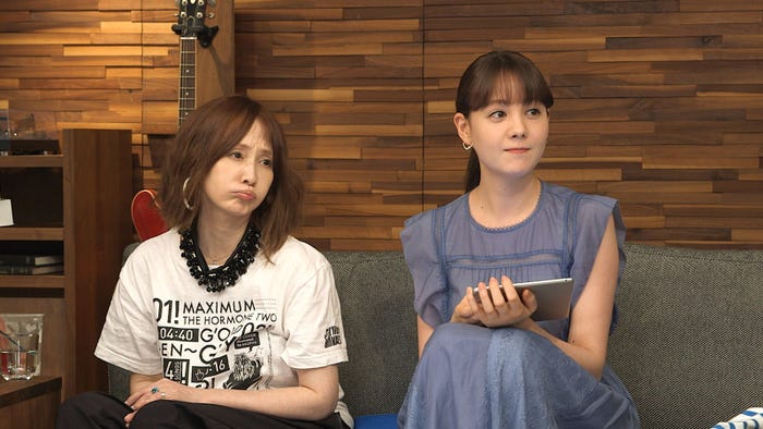 YOU、トリンドル玲奈「TERRACE HOUSE TOKYO 2019-2020」6th WEEKスタジオ特別編(C)フジテレビ/イースト・エンタテインメント