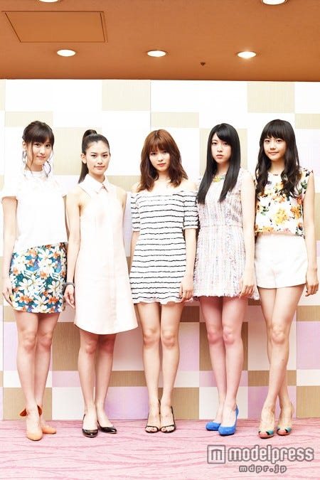 左から:阿部菜渚美、立花恵理、八木アリサ、三吉彩花、松井愛莉