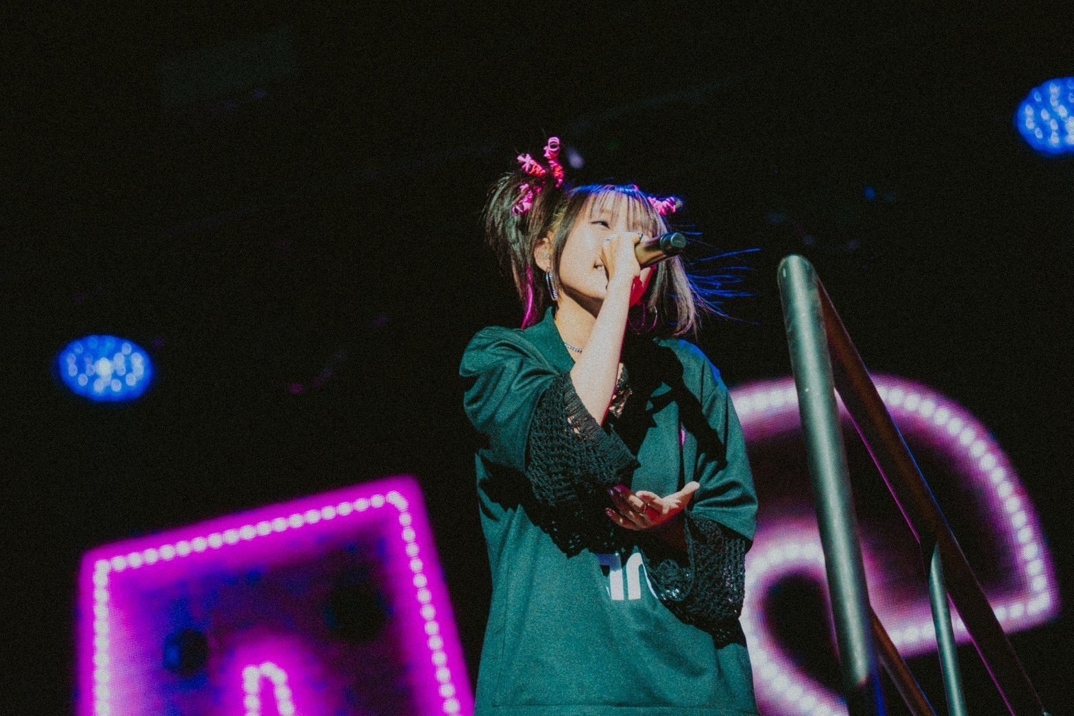 YOASOBI（C）photo by Kato Shumpei