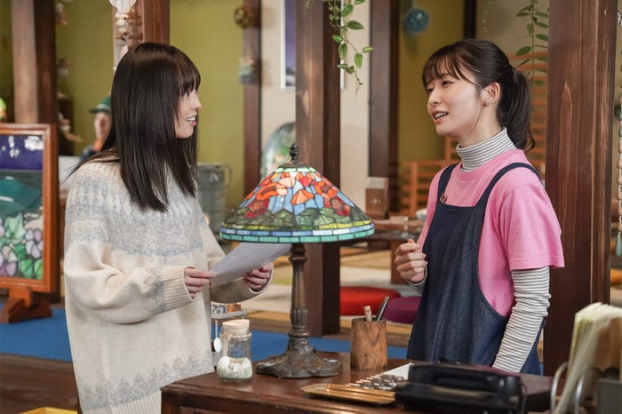 福原遥、長濱ねる/「舞いあがれ!」第60話(C)NHK