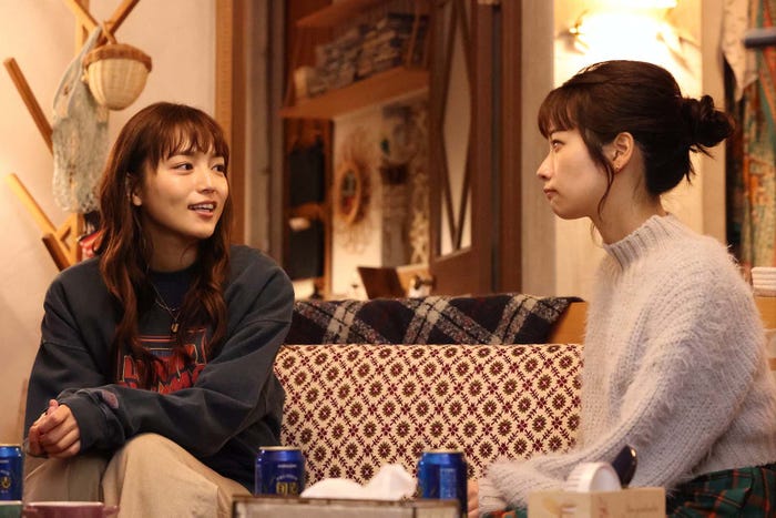 川口春奈、藤間爽子/「silent」第10話より(C)フジテレビ