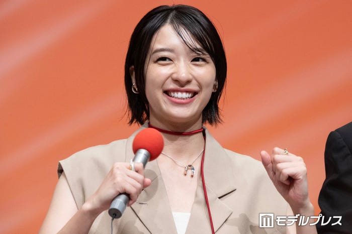 鳴海唯(C)モデルプレス