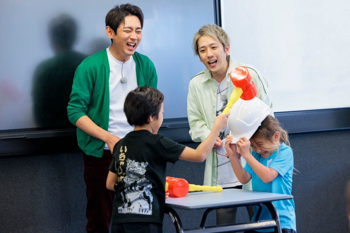 小泉孝太郎、二宮和也（C）TBS 撮影：HARUMI YOSHIMURA