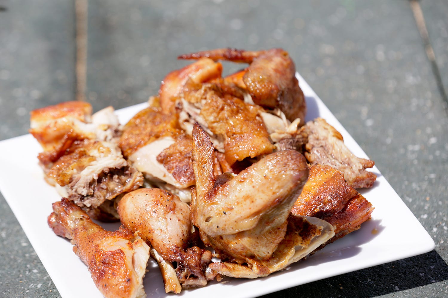 ハワイで行列の“フリフリチキン”「レイズ・キアベ・ブロイルドチキン」日本初上陸