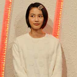 モデルプレス - 能年玲奈、“ピュアスマイル”振りまき紅白リハ登場<紅白リハ2日目>